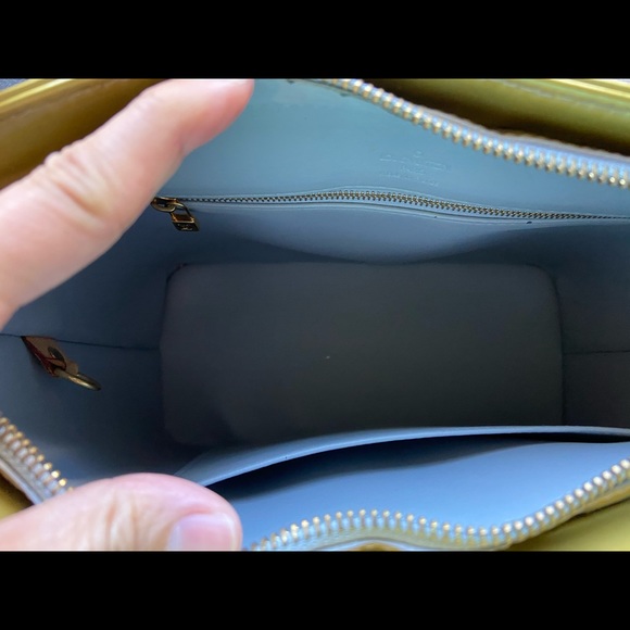 Authentic Louis Vuitton Vernis tote - Picture 3 of 16